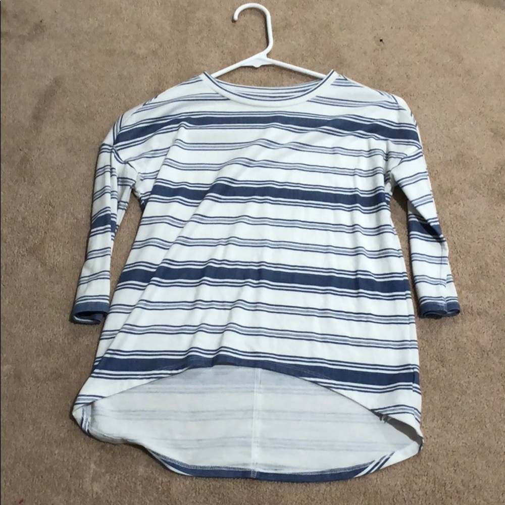 Girls old navy shirt. Size small. Like new